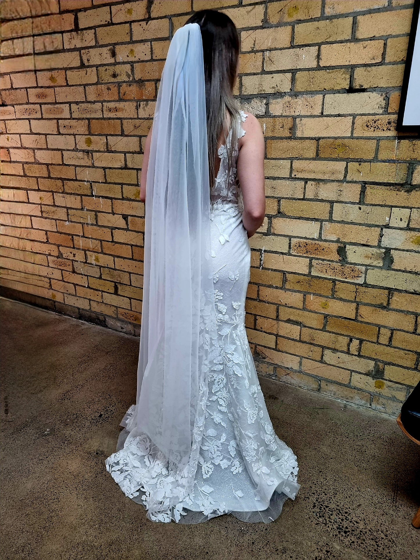 Mid Length Plain Veil